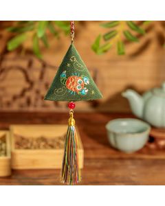 Buddha Stones Embroidery Zongzi Triangle Scorpion Cute Animal Decor - White Gecko
